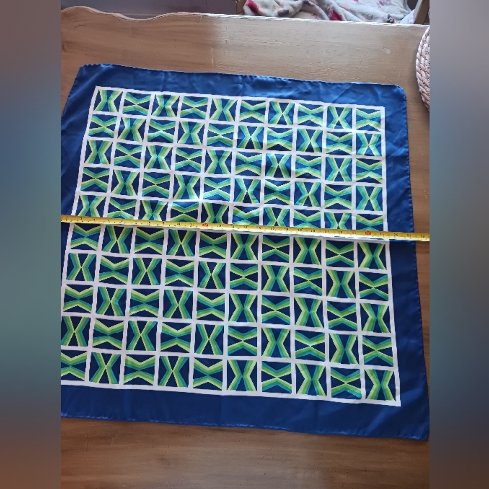 Vintage Ladies Scarf Lovely Blue White Green Geometric Design Classy Feminine - Picture 5 of 7